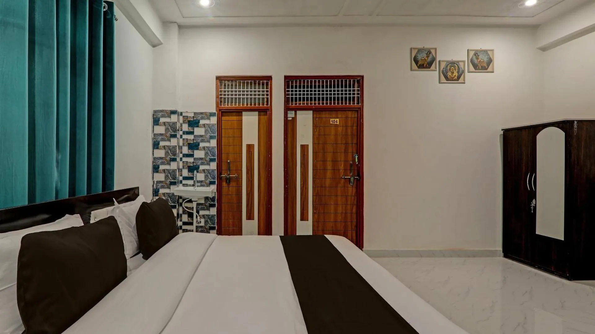 Hotel O Aanandwan Palace Varanasi