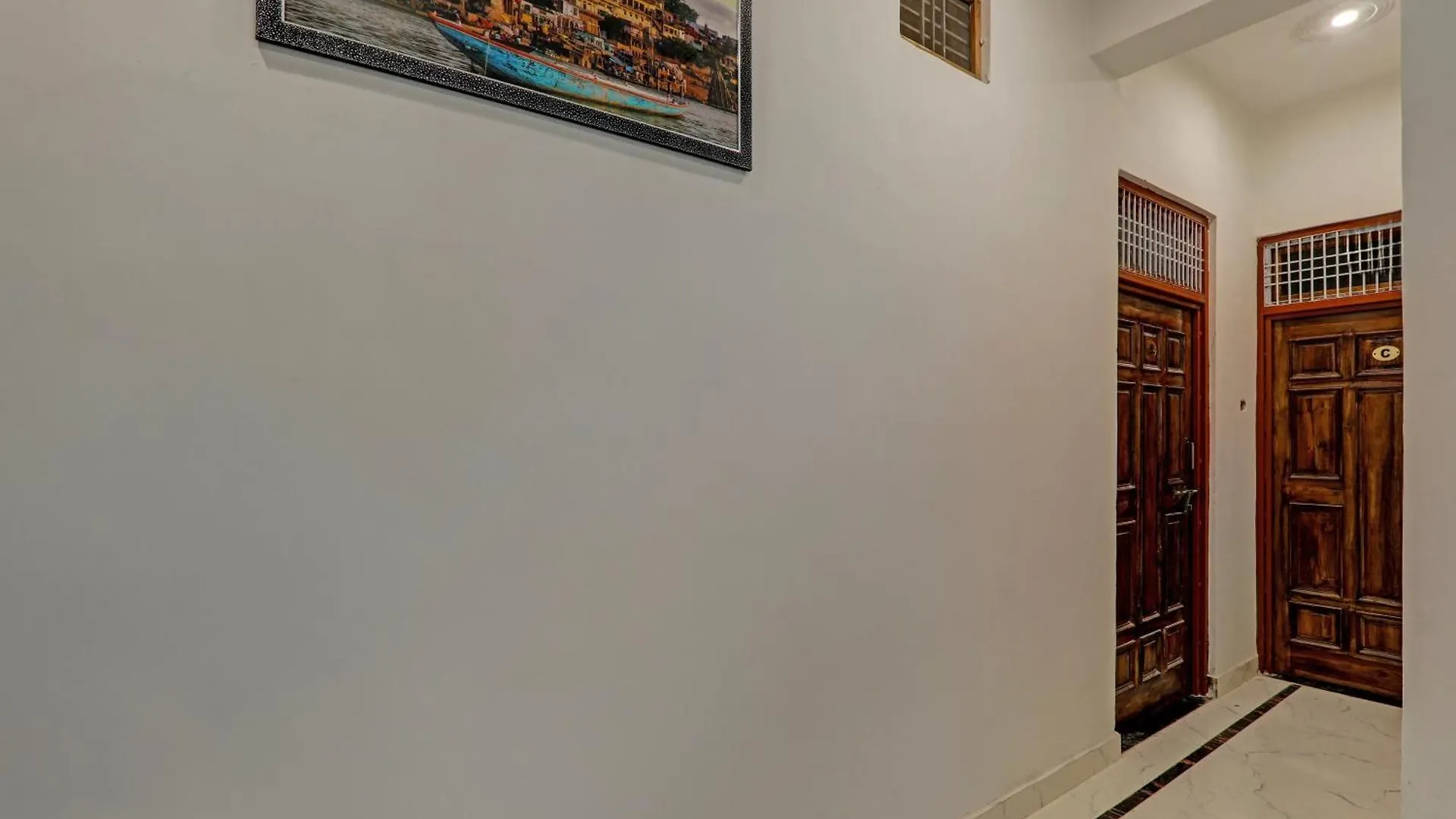 ****  Hotel O Aanandwan Palace Varanasi India