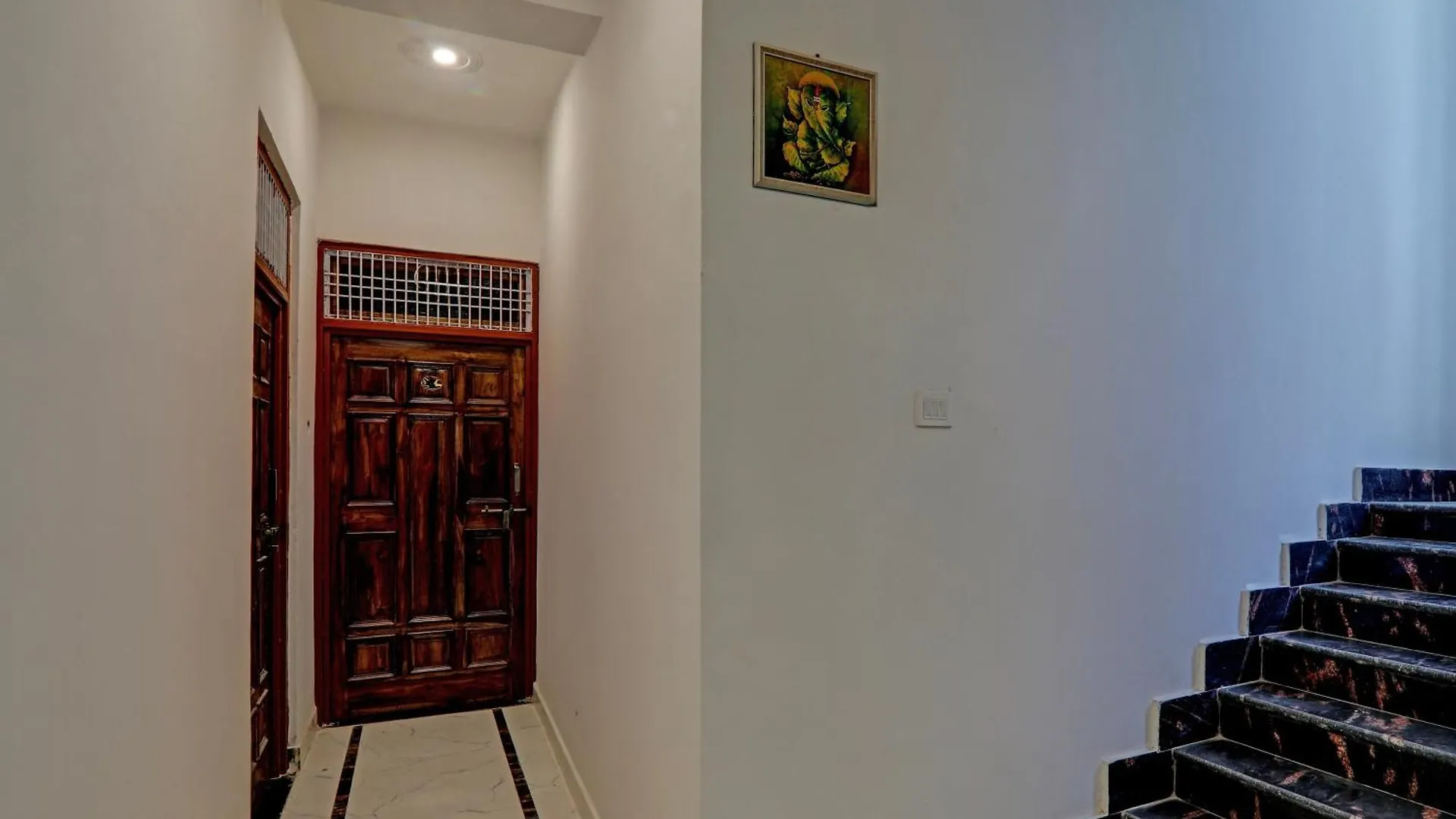 Hotel O Aanandwan Palace Varanasi