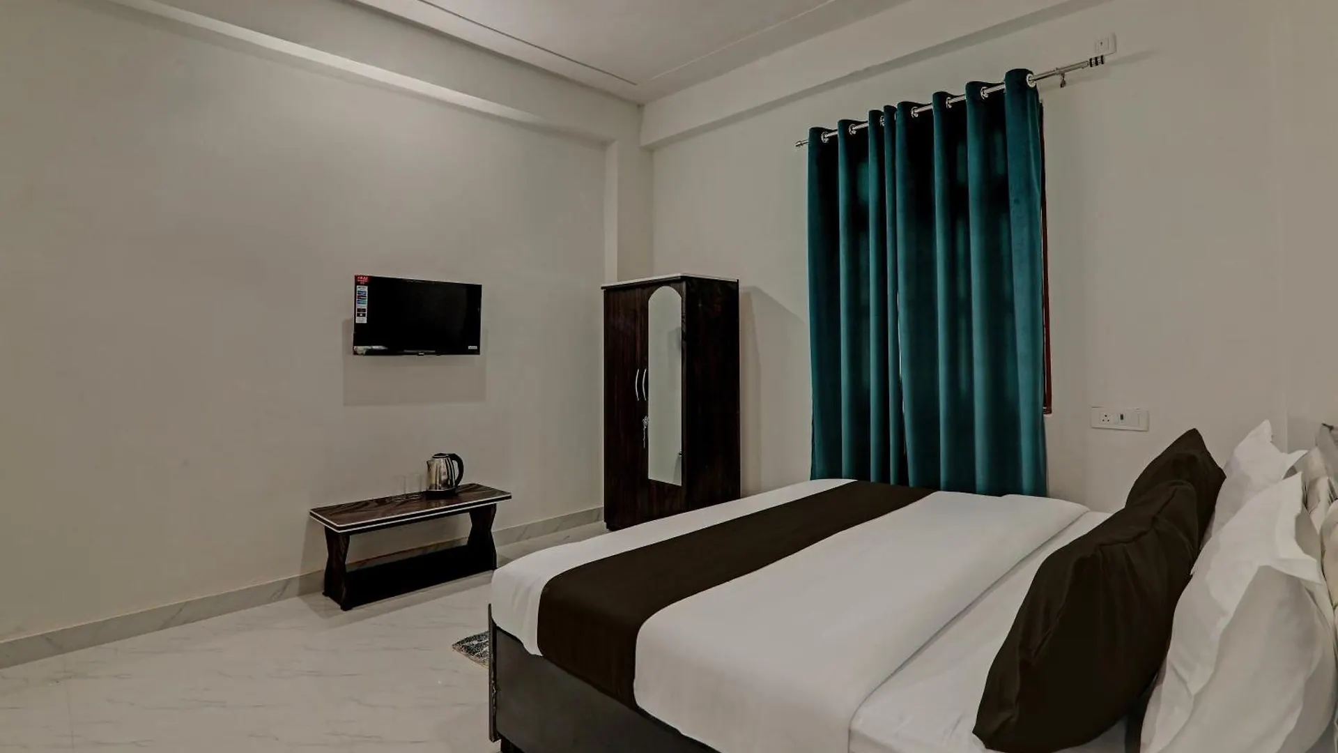 Hotel O Aanandwan Palace Varanasi
