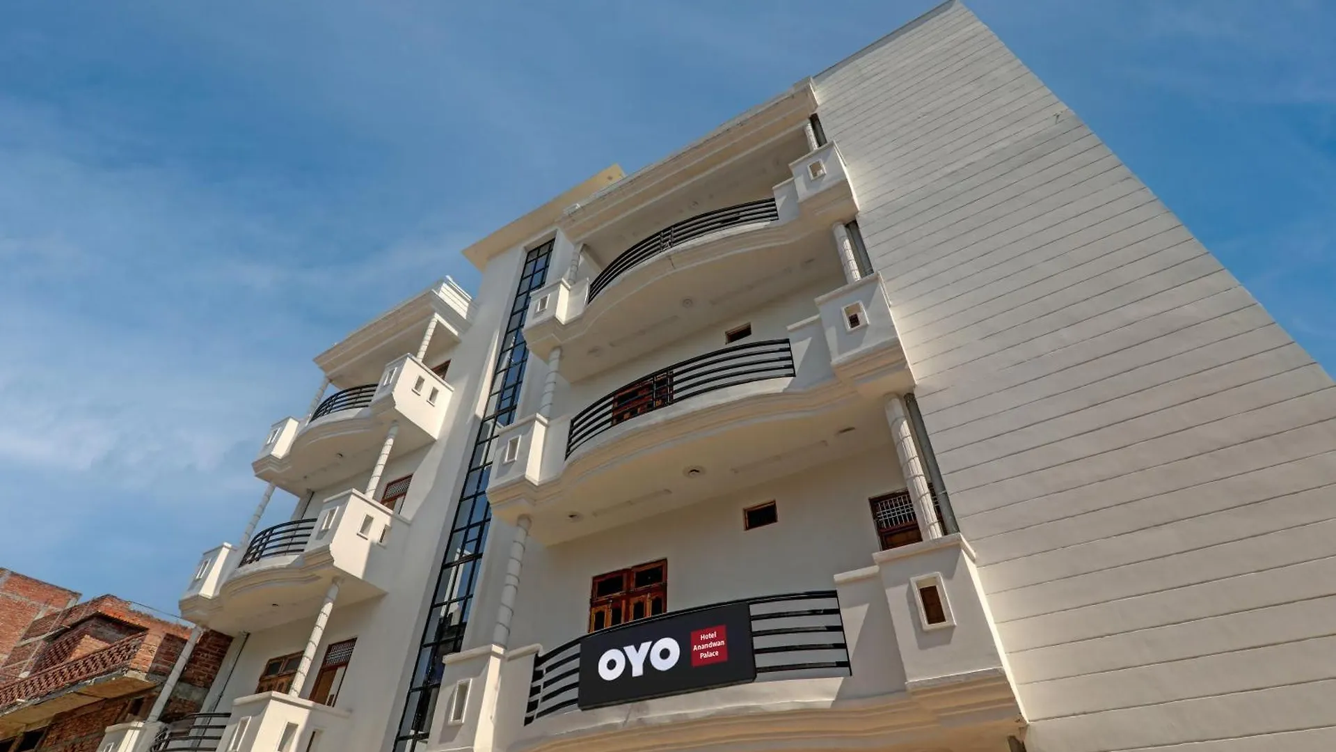 Hotel O Aanandwan Palace バラナシ 4*,