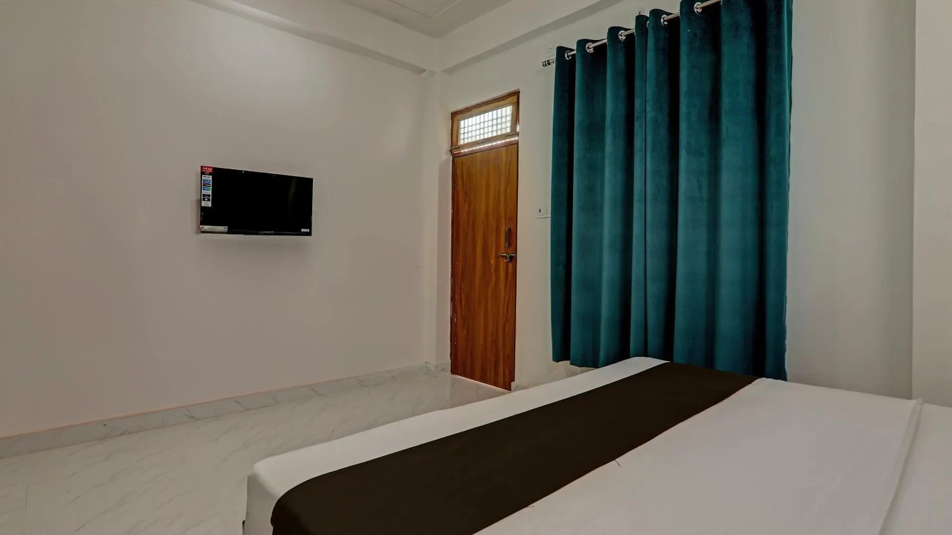 ****  Hotel O Aanandwan Palace バラナシ インド