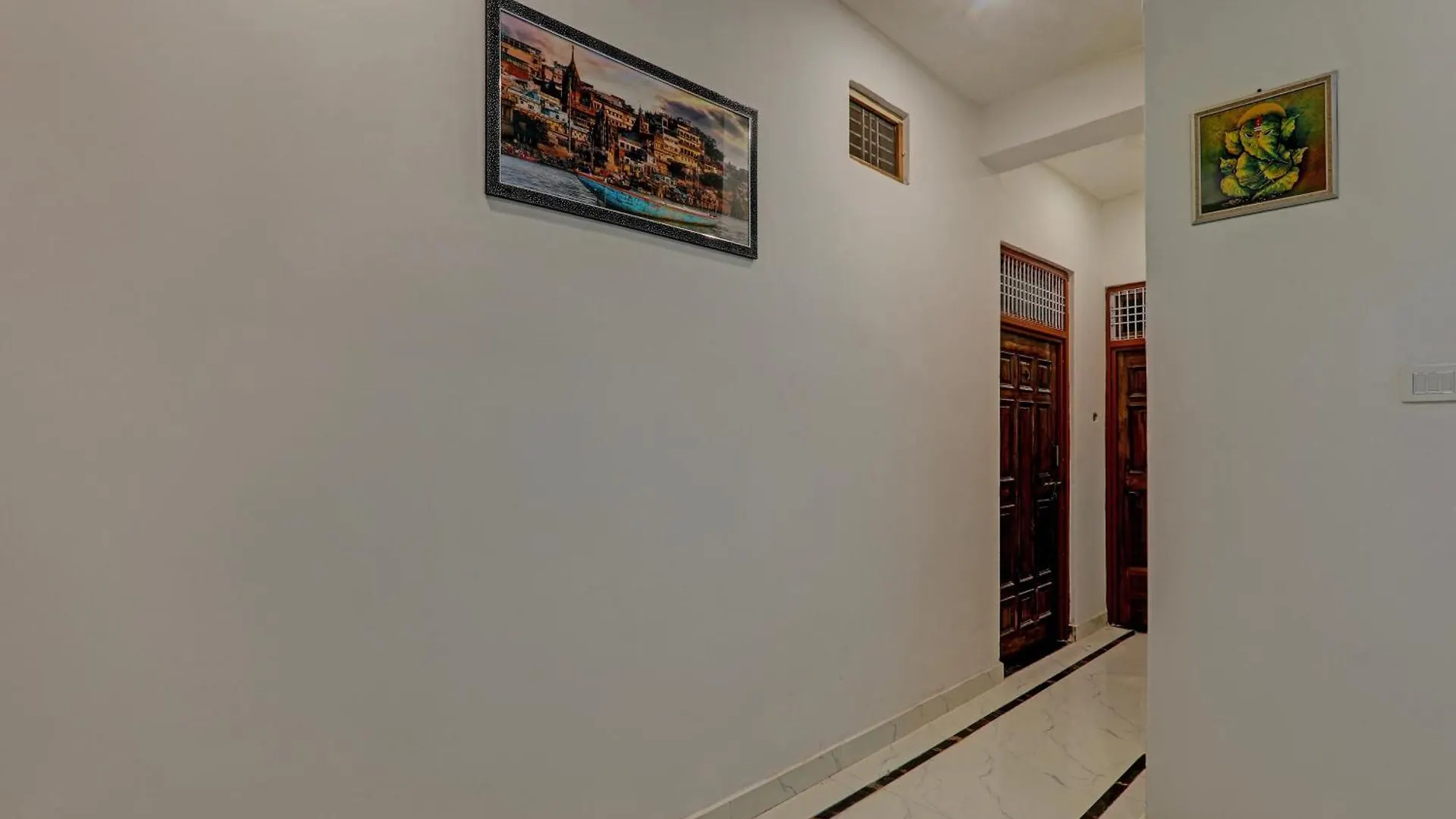 Hotel O Aanandwan Palace バラナシ 4*,  インド